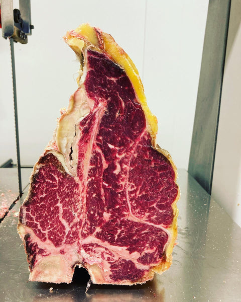 Hängmörad T-Benstek - Perfekt till sommarens grillkvällar - Percys Kött